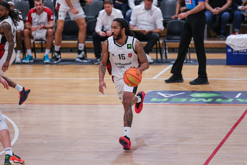 Pro A BAYER GIANTS vs BG Göttingen-29 | Fotos von Basketballspielen aus dem Raum NRW fotografiert von Gero Mueller-Laschet und Daniel Schaefer - Realisiert mit Pictrs.com
