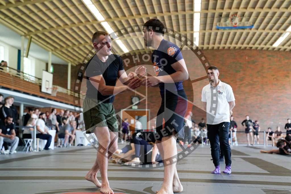 20240608PBB00527 | Fighters compete during the ILLCS VII summer edition luna livre competition in Hannover, Germany, on June 8, 2024.