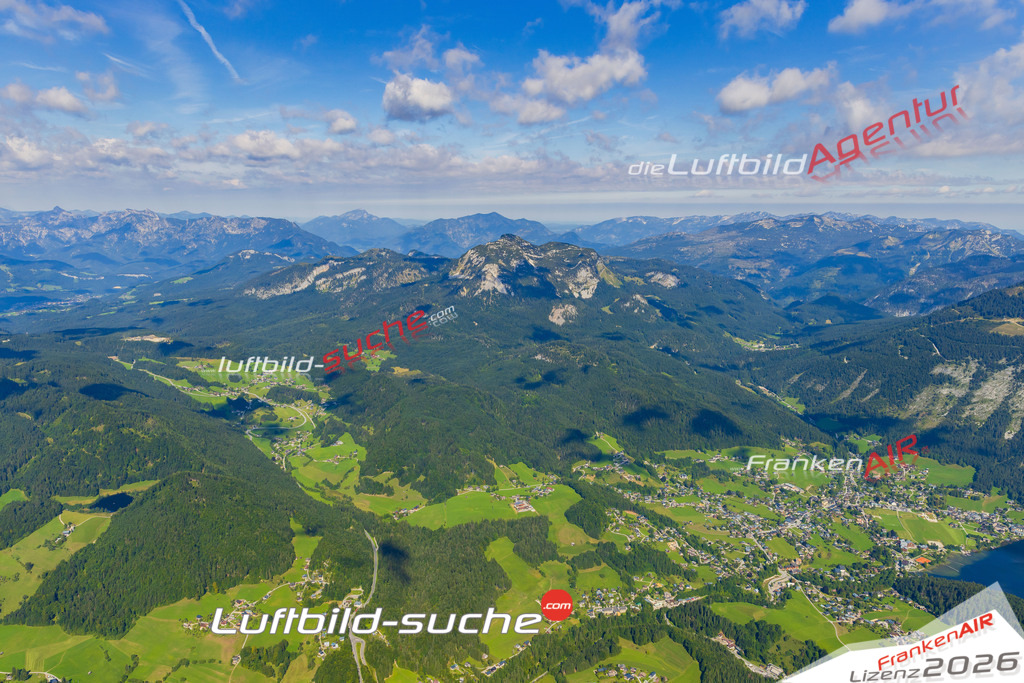 Luftaufnahme der Stadt Altaussee - Die Luftaufnahme wurde 2025 vom UL-Flugzeug heraus erstellt ( keine Drohne ) - Hochauflösende Luftaufnahme - für professionelle Ausdrucke geeignet. Die Geschenkidee !Mit Lizenz und Bildrechte bestellbar
