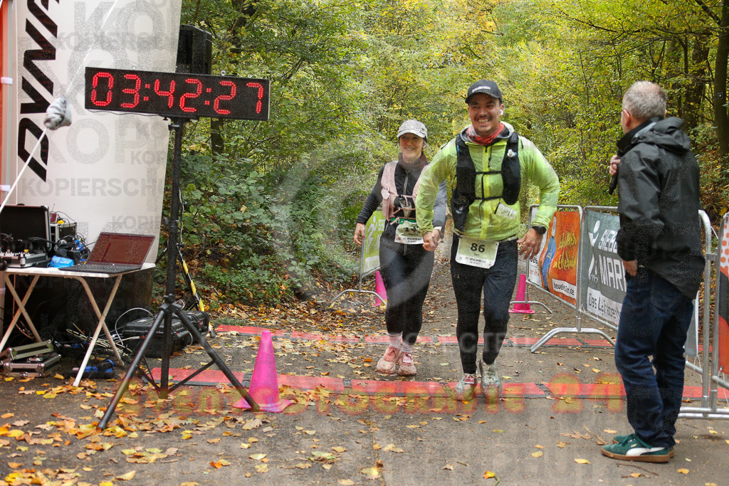 251026_1344_EX1_3928 | Sportfotografie im Rhein-Sieg Kreis, Köln, Bonn, NRW, Rheinland Pfalz, Hessen, etc. Unser Tätigkeitsfeld umfasst den Laufsport vom Volkslauf über den Marathon, Duathlon, Triathon bis zum Ultralauf wie Kölnpfad Ultra oder Schindertrail.