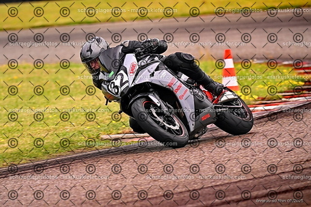 25bt02-0111 | markuskiefer.com - Realisiert mit Pictrs.com