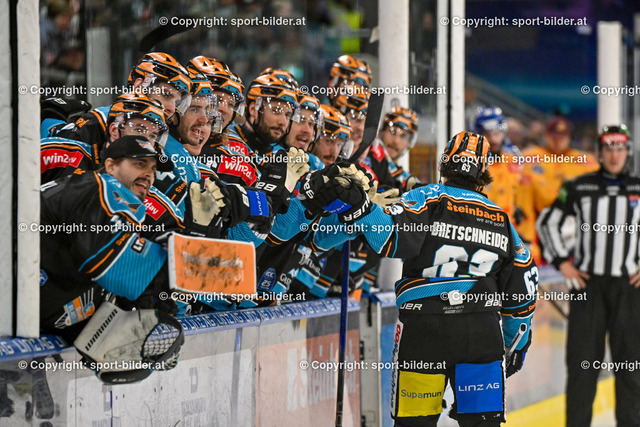 AUT, ICE, Black Wings Linz (AUT) vs Asiago Hockey (ITA) | 01.10.2024, Eishalle Linz, AUT, ICE Eishockey Liga, Black Wings Linz (AUT) vs Asiago Hockey (ITA), im Bild Niklas Bretschneider of Steinbach Black Wings Linz, Team of Steinbach Black Wings Linz rejoiceing Players of Steinbach Black Wings Linz// ICE win2day Hockey League Match between Black Wings Linz (AUT) vs Asiago Hockey (ITA) in Linz, Austria on 2024/10/01