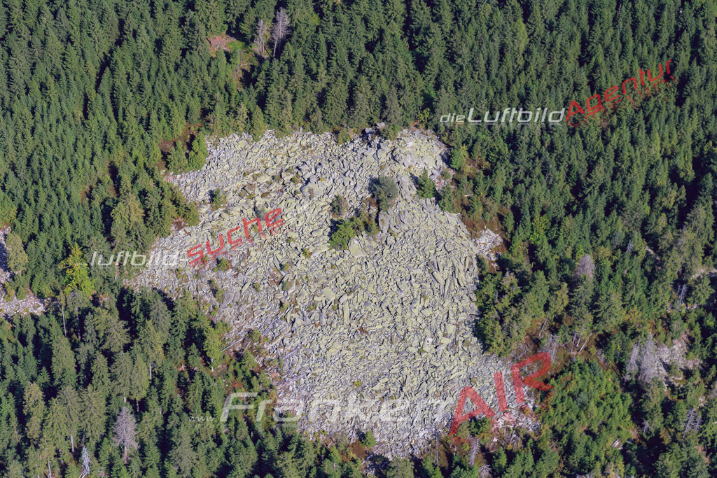 Luftbild von Schneeberg  - Luftaufnahme wurde 2017 von https://frankenair.de mittels Flugzeug (keine Drohne) erstellt - die Geschenkidee