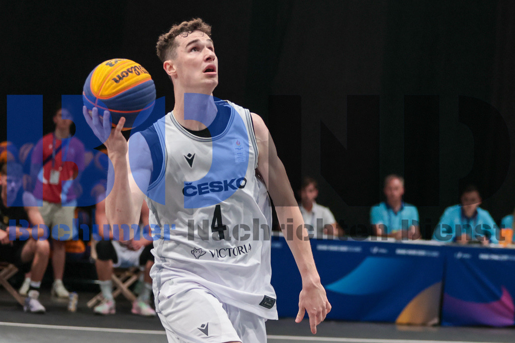 SES_RRG3x320250720-119 | bond - Realisiert mit Pictrs.com