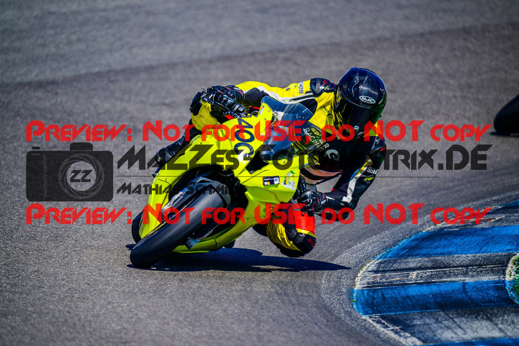 MaZZes_FotoMatrix_240520_6007705_6084 | WEISS