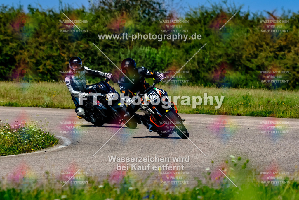 025-3428 | Hier findet Ihr Bilder von Touristenfahrten auf der Nürburgring Nordschleife oder von anderen Veranstaltungen die ich besucht habe. Viel Spass beim Durch Schauen 