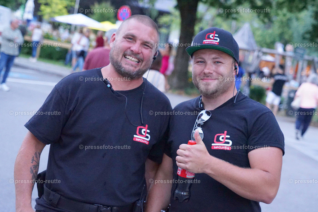 news-2023-Juli15-Marktfest_Reutte1-DSC06131 | Info aus dem Bezirk Reutte/Ausserfern Tirol sowie eine umfangreiche Bilddatenbank über die gesamte Region: Lechtal, Talkessel Reutte, Tannheimertal, Zwischentoren. Lech, Plansee, Zugspitze, Grenztunnel, B179, Fernpassstraße, Verkehr, Lawinen, Tradition, - Realisiert mit Pictrs.com