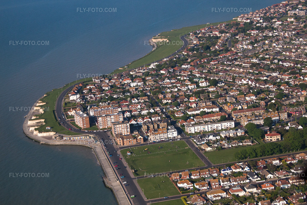 Aerial view: View of the town in Birchington-on-Sea in the state England, Great Britain. – Photo: IMG_50418.jpg taken on 05/27/2012 by Werner Riehm/FLY-FOTO.com – Resolution of the original: 4752 x 3168 px