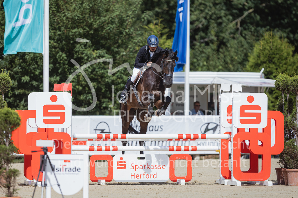 220728_BHO_RegioTour_A-Spr_Reiter-218 | Deine schönsten Turniermomente als professionelle Fotos! Entdecke hochwertige Pferdesport-Fotografie im Online-Shop. Jetzt Fotos finden & bestellen!