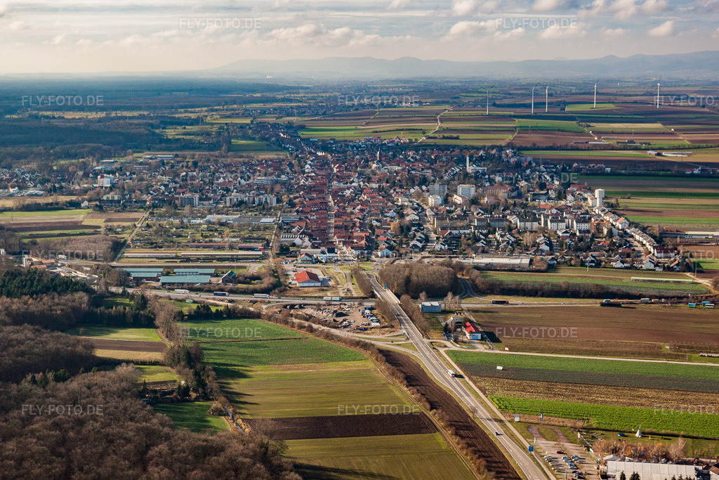 Luftbild: Stadtansicht von Osten in Kandel im Bundesland Rheinland-Pfalz in Deutschland. Foto: IMG_23326.jpg vom 02.12.2009 durch Werner Riehm/FLY-FOTO.de