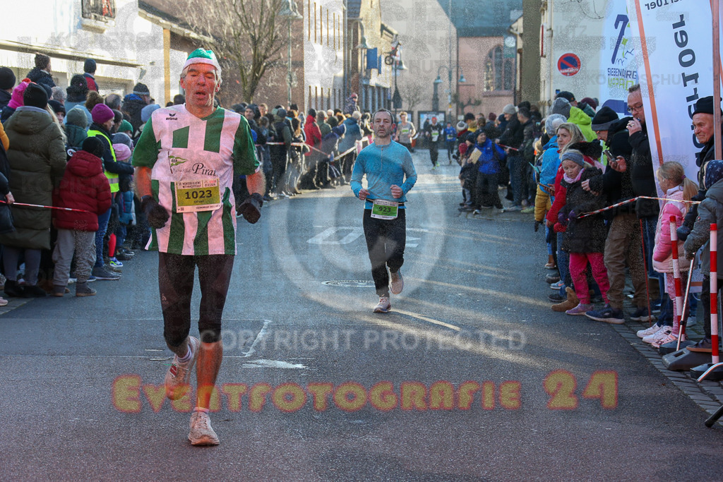 241201_1049_EX1_8802 | Sportfotografie im Rhein-Sieg Kreis, Köln, Bonn, NRW, Rheinland Pfalz, Hessen, etc. Unser Tätigkeitsfeld umfasst den Laufsport vom Volkslauf über den Marathon, Duathlon, Triathon bis zum Ultralauf wie Kölnpfad Ultra oder Schindertrail.