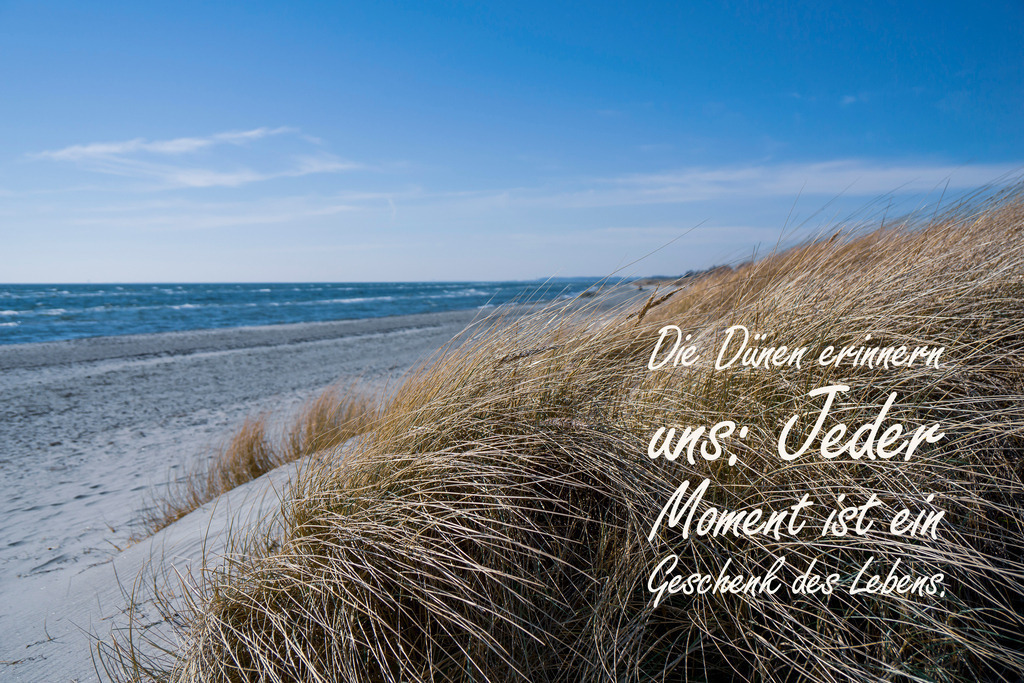 Meer Kalender 2026 - Ostseemotiv mit Text | Gestalten Sie Ihr Zuhause mit einzigartigen Bildern von Ostsee u. Nordsee – als Leinwandbild, Acryl, Alu-Dibond oder FineArt Hahnemühle, individuell anpassbar.