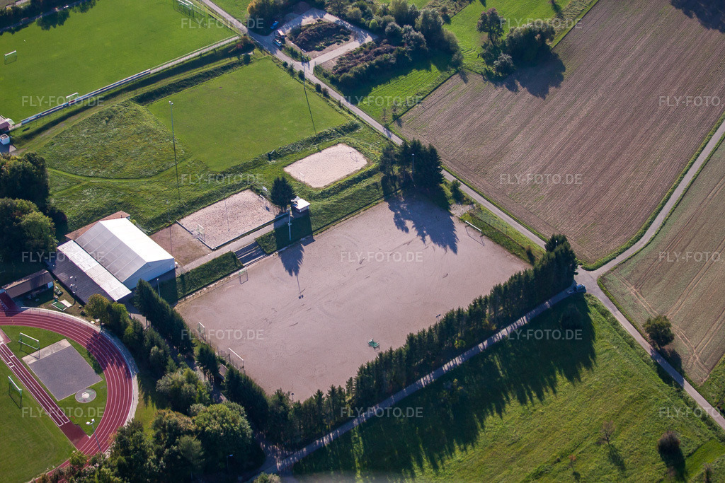 Luftbild: Sportgelände des SV-1899 eV Langensteinbach im Ortsteil Langensteinbach in Karlsbad im Bundesland Baden-Württemberg in Deutschland. Foto: IMG_45111.jpg vom 21.09.2011 durch Werner Riehm/FLY-FOTO.de