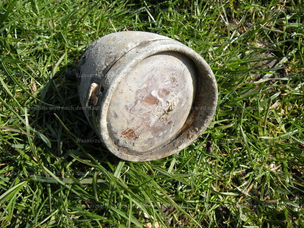 Alte Fahrradlampe | Eine alte Fahrradlampe hat ausgesorgt - Realisiert mit Pictrs.com