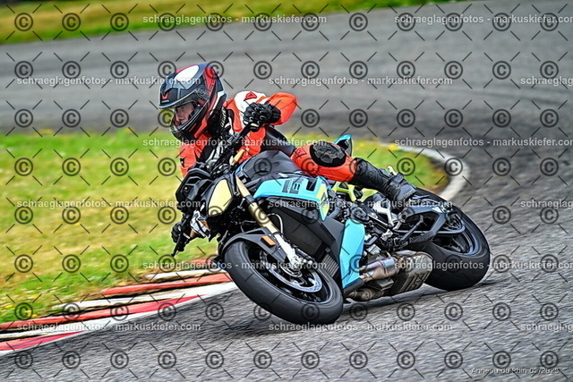 25bt02-0303 | markuskiefer.com - Realisiert mit Pictrs.com
