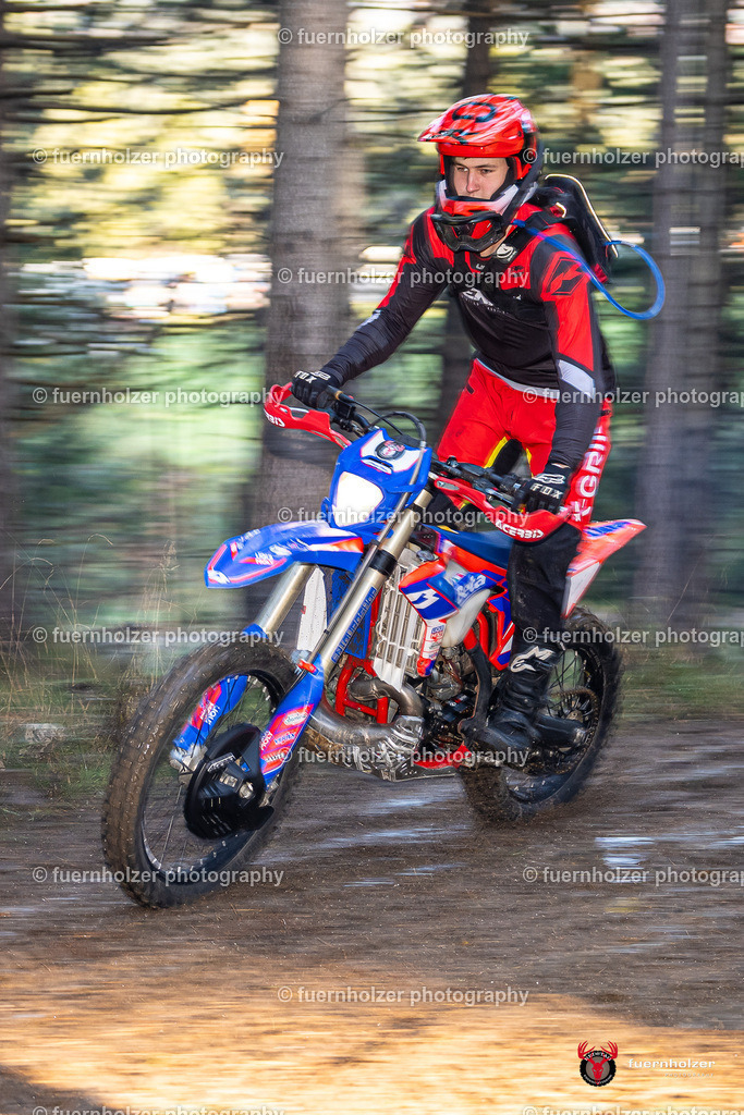 fuernholzer_251026-C1-41-2 | Fotografische Impressionen von der Red Stag Enduro Extreme by fuernholzer-photography.com. Endurosport in Österreich fotografisch festgehalten von fuernholzer. Auftragsfotografie für Private, Gewerbefotos und Industriefotografie. Eventfotografie, Sportfotografie und Motorsportfotografie. Anbieter von Fotoworkshops, Fototraining, fotografischen Vorträgen und Fotoseminaren.