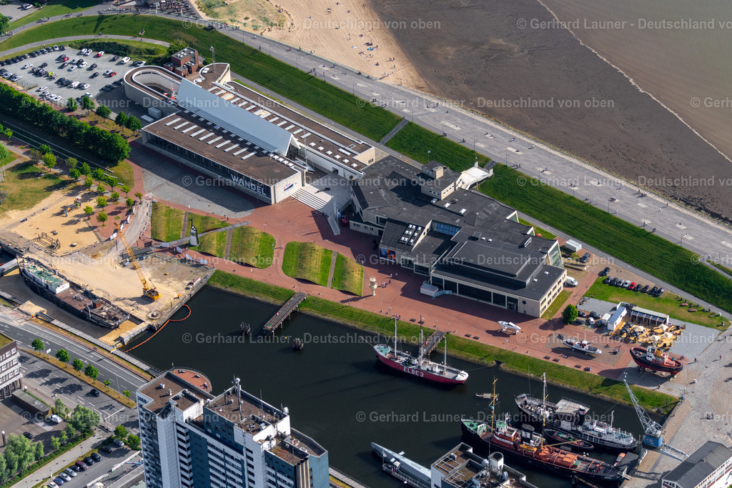 4030260 | BREMERHAVEN 01.06.2020 Museum- und Ausstellungs- Gebäude- Ensemble " Deutsches Schifffahrtsmuseum " an der Van-Ronzelen-Straße im Ortsteil Mitte-Süd in Bremerhaven im Bundesland Bremen, Deutschland. Weiterführende Informationen bei: Deutsches Schiffahrtsmuseum. // Museum building ensemble " Deutsches Schifffahrtsmuseum " on street Van-Ronzelen-Strasse in the district Mitte-Sued in Bremerhaven in the state Bremen, Germany. Further information at: Deutsches Schiffahrtsmuseum. Foto: Gerhard Launer
