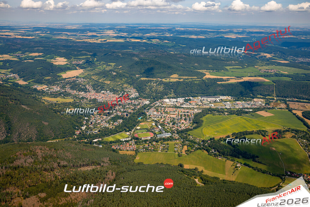 Das Luftbild zeigt :  Bad Blankenburg - Die Luftaufnahme wurde 2024 vom UL-Flugzeug aus erstellt ( keine Drohne ) - Hochauflösende Luftaufnahme - Für grossformatige Ausdrucke geeignet. Die Geschenkidee !Mit Lizenz und Bildrechte bestellbar