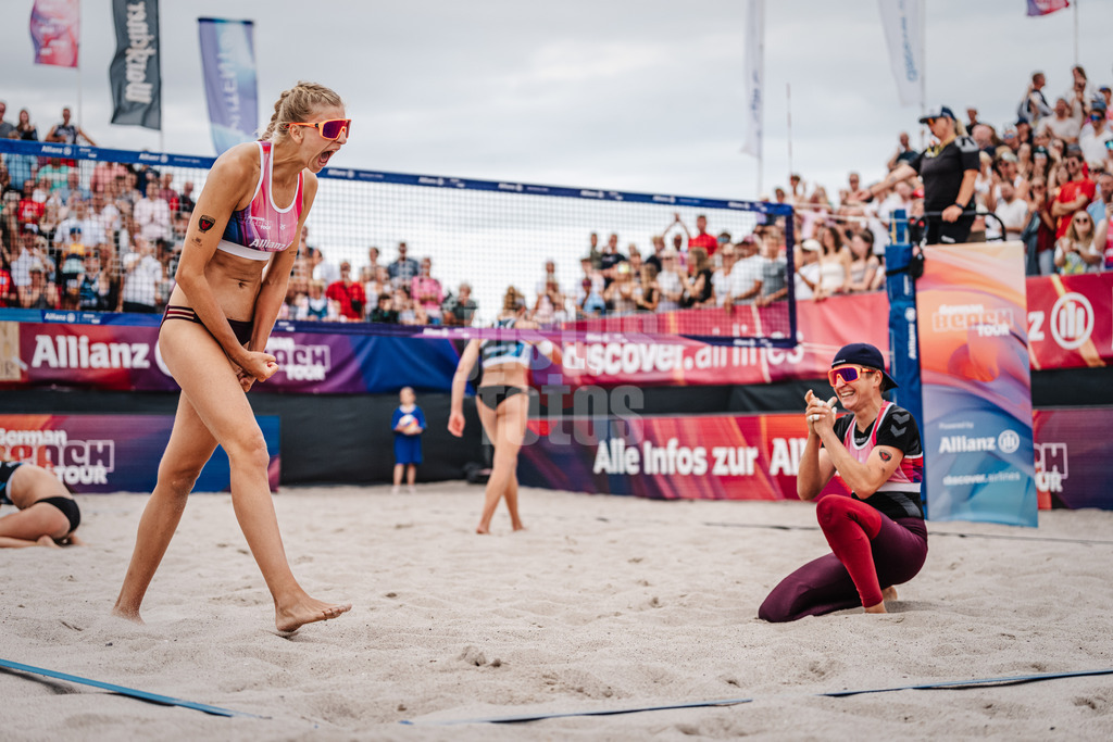 Beachvolleyball | Frauen | Allianz German Beach Tour 2024 | Tourstop Kühlungsborn 2 | 17.08.2024 | v.l. Nele Barber und Melanie Gernert Jubel