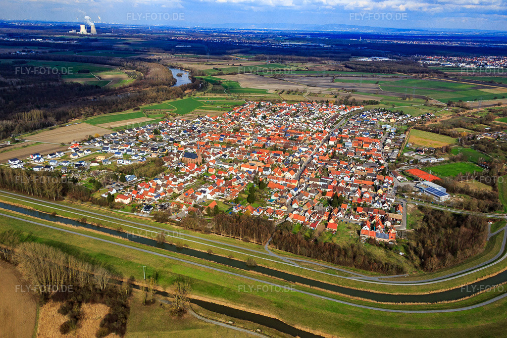 Luftbild: Ortsansicht von Südwesten jenseits der Pfinz / Saalbachkanal im Ortsteil Rußheim in Dettenheim im Bundesland Baden-Württemberg in Deutschland. Foto: IMG_086210.jpg vom 26.02.2016 durch Werner Riehm/FLY-FOTO.de
