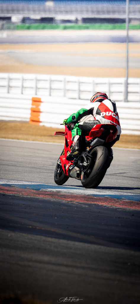 Ducati Trackday Hockenheimring 2026 | Entdecken Sie die faszinierende Welt von Alexander Tschuncky Arts: Kreative Fotografie, atemberaubende Automobilkunst und hochwertiger Bilderdruck. Lassen Sie sich inspirieren! - Realisiert mit Pictrs.com