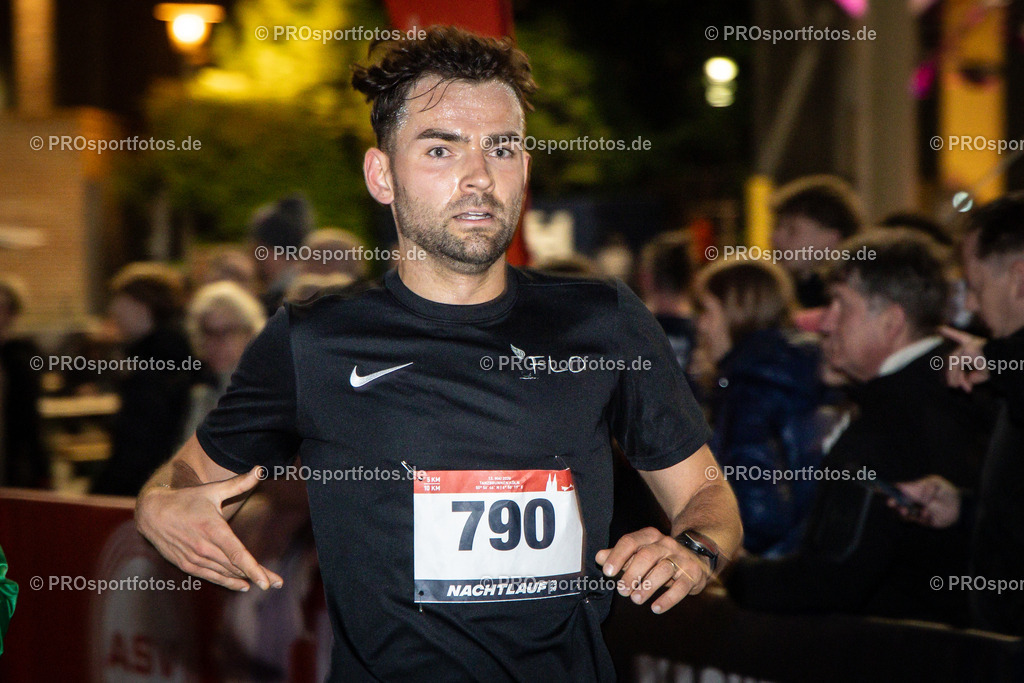 23. ASV Nachtlauf; Koeln, 13.05.26 | Impressionen vom 23. ASV Nachtlauf am 13.05.26 am Tanzbrunnen in Koeln. Foto: BEAUTIFUL SPORTS/Axel Kohring