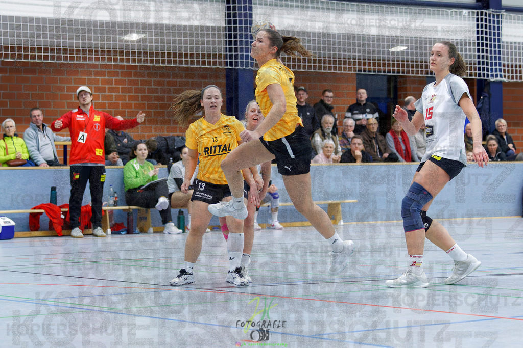 Frauen Oberliga Mitte (HHV); HSG Eibelshausen/Ewersbach - HSG Wettenberg II | Frauen Oberliga Mitte (HHV); HSG Eibelshausen/Ewersbach - HSG Wettenberg II am 13.12.2025 in Steinbrücken (Sporthalle am Hammerweiher)Photo © 2025 - Jörg Heinrich - Realisiert mit Pictrs.com