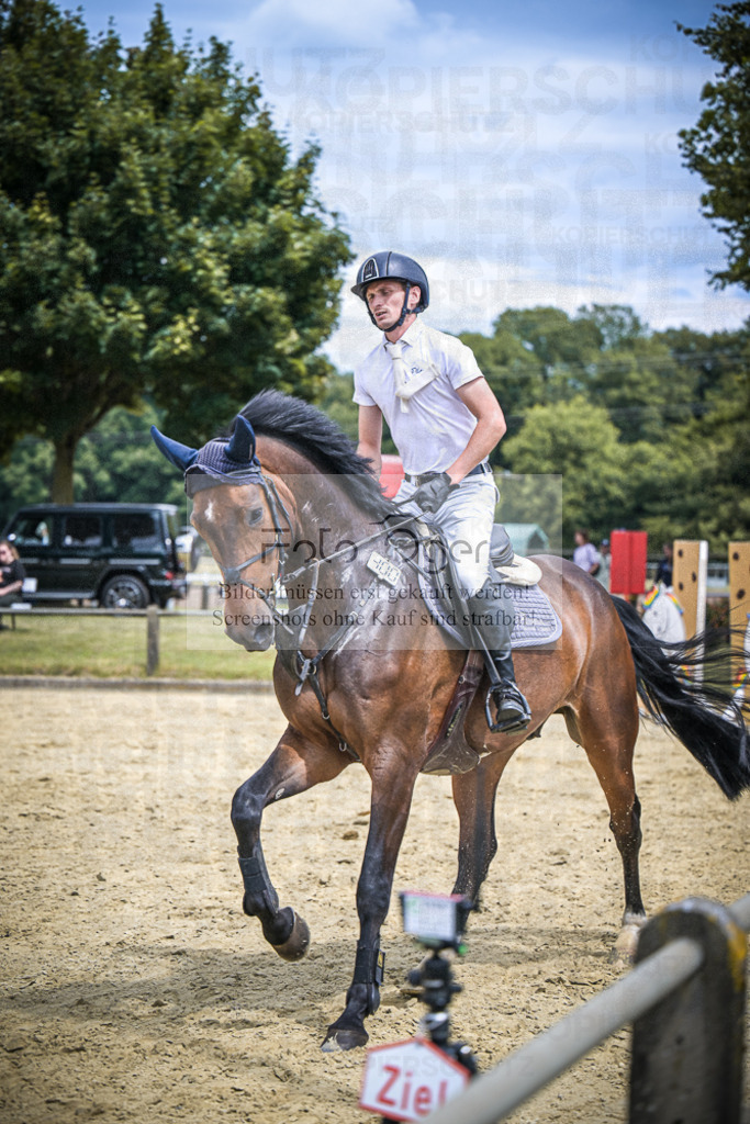 DOS_3072 | Entdecke hochwertige Reitturnierfotos von Foto Oger. Professionell, emotional und authentisch – jetzt Lieblingsmomente im Shop bestellen.Deutschlandweite Turnierfotografie. - Realisiert mit Pictrs.com