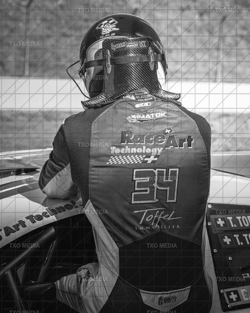 EURONASCAR OSCHERSLEBEN | Exklusive Motorsport-Fotografie aus Leipzig von TXO Media – für Rennfahrer, Teams & Sponsoren. Sausemuth liefert starke Bilder, die Emotion zeigen. Jetzt buchen & glänzen! - Realisiert mit Pictrs.com