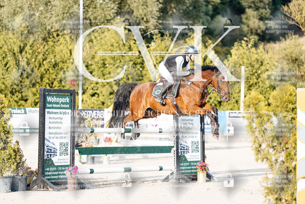 CK900770 | Turnierfotografie Pferdefotografie Trier Rheinland-Pfalz Pferdesport Reitsport Tierfotografie Sportfotografie Pferdevideo Pferdevideografie Equestrianvideography equestrianphotography  - Realisiert mit Pictrs.com