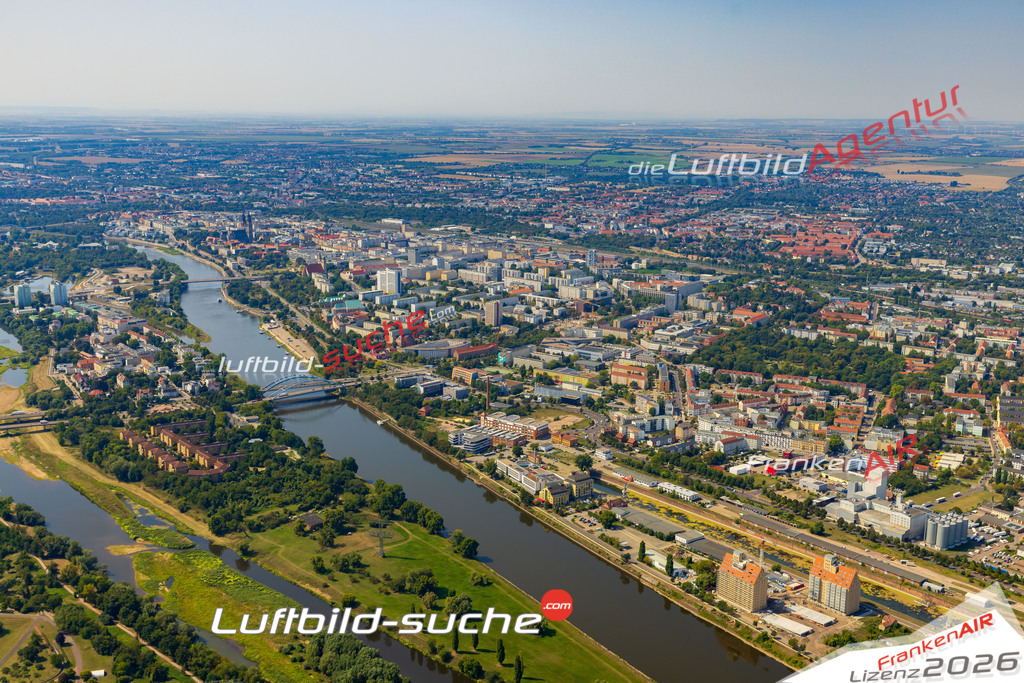 Schrägluftbild  Alte Neustadt  Magdeburg - Das Luftbild wurde 2025 vom UL-Flugzeug heraus erstellt (ohne Drohne- keine Drohnenaufnahme ) - Hochauflösende Luftaufnahme -Nicht vergleichbar mit Google Maps oder Satelittenbilder- Die Geschenkidee !Mit Lizenz und Bildrechte bestellbar