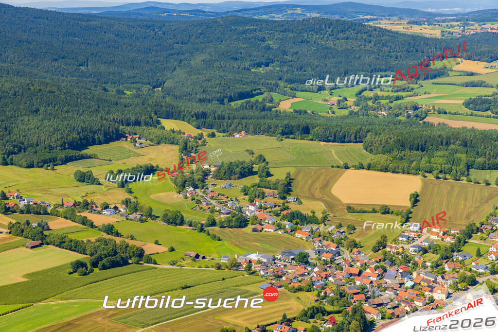 Luftaufnahme von Tiefenbach - Die Luftaufnahme wurde 2025 vom UL-Flugzeug heraus erstellt ( keine Drohne ) - Hochauflösende Luftaufnahme - für professionelle Ausdrucke geeignet. Die Geschenkidee !Mit Lizenz und Bildrechte bestellbar