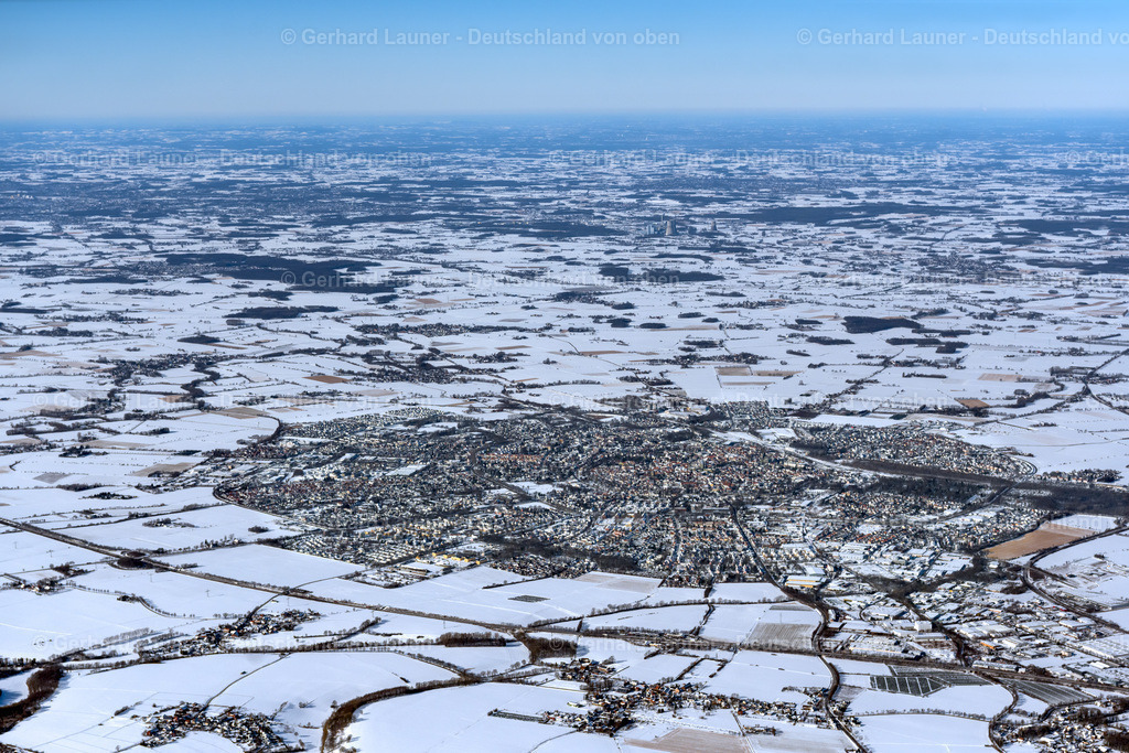 4043673 | SOEST 13.02.2021 Winterlich schneebedeckte Gesamtübersicht und Stadtgebiet mit Außenbezirken und Innenstadtbereich in Soest im Bundesland Nordrhein-Westfalen, Deutschland. // Wintry snowy city area with outside districts and inner city area in Soest in the state North Rhine-Westphalia, Germany. Foto: Gerhard Launer
