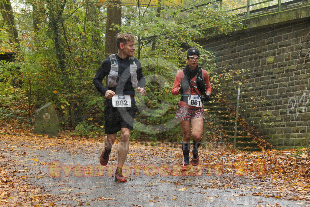 241027_0944_EV4_5802 | Sportfotografie im Rhein-Sieg Kreis, Köln, Bonn, NRW, Rheinland Pfalz, Hessen, etc. Unser Tätigkeitsfeld umfasst den Laufsport vom Volkslauf über den Marathon, Duathlon, Triathon bis zum Ultralauf wie Kölnpfad Ultra oder Schindertrail.