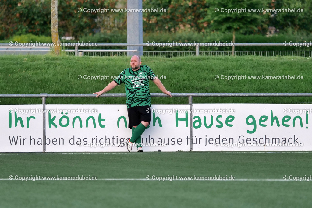 Fußball Kreispokal 25/26 Ü 32 : Spiel um Platz 3 : SV 08/29 Friedrichsfeld - SV Ringenberg AH  2 : 1 | Fußball Kreispokal 25/26 Ü 32 : Spiel um Platz 3 : SV 08/29 Friedrichsfeld - SV Ringenberg AH  2 : 1Spielort : Voerde Friedrichsfeld - Realisiert mit Pictrs.com