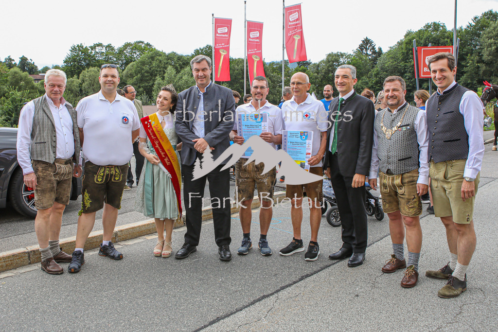 OE7A1374 | die Festeröffnung in Zwiesel mit prominentem Besuch, Ministerpräsident Markus Söder sowie Minister Hubert Aiwanger.