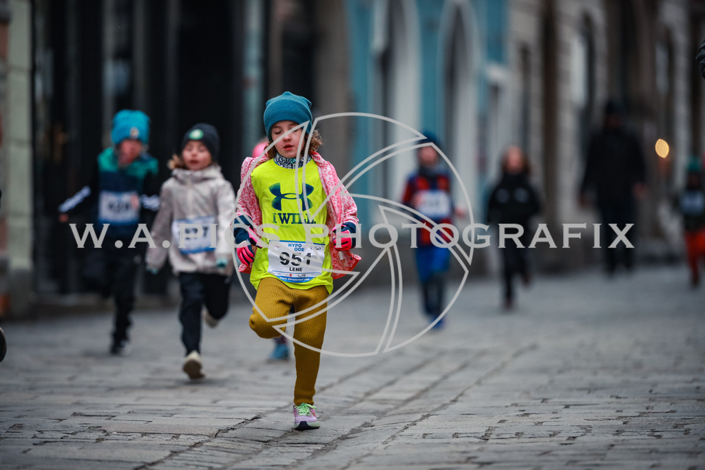 SILVESTERLAUF LINZ 25 | Linz, AUSTRIA, 31. Dezember 25, TRIRUN SILVESTERLAUF LINZ 25 , Image shows: 
Photo: WAPICS / BINDER Manuel