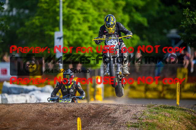 MaZZes_FotoMatrix_220618_8783 | UE40