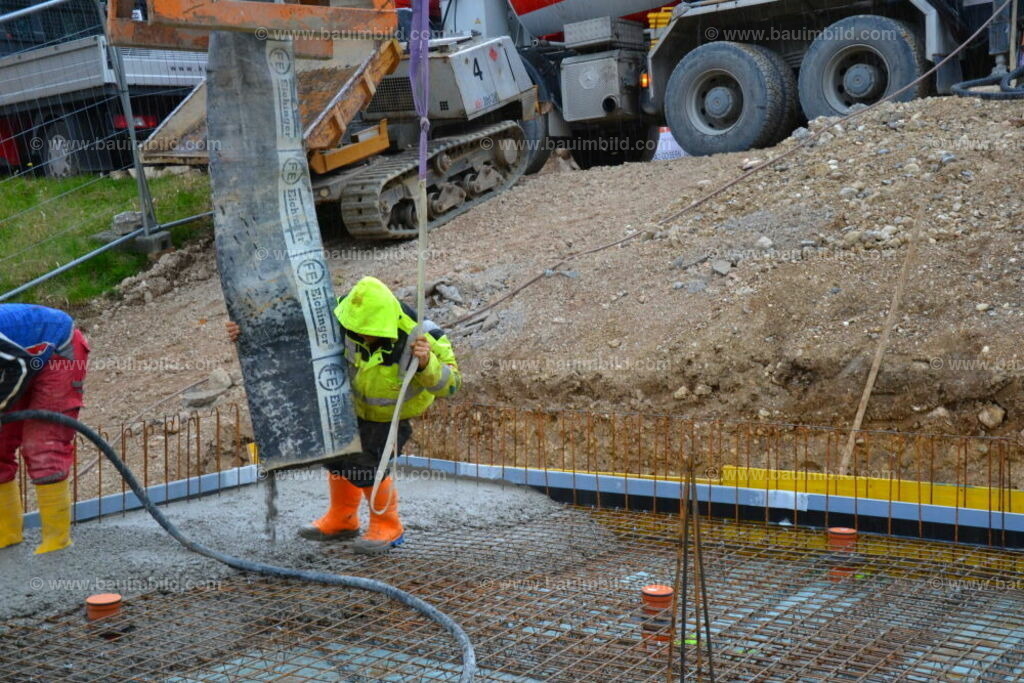 bib-lg04-betonarbeiten-0576 | Nach LV-Leistungsgruppen sortierte Detailfotos über den Bau eines Hauses. Alle Hausbau-Bilder direkt vom Urheber und Autor der Website Haus-Selber-Bauen.com