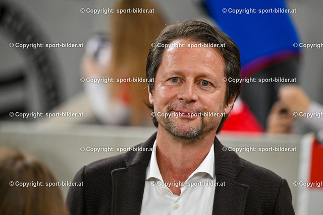 AUT, Fussball UEFA Frauen EM Qualifikation 2024-25 - Oesterreich vs Deutschland | 05.4.2024, Raiffeisen Arena Linz, AUT, UEFA Frauen EM Qualifikation 2024-25 - Oesterreich vs Deutschland, im Bild Peter Schoettel, Sportdirektor OeFB


// UEFA Women's European Qualifiers 2024-25 Match between Austria and Germany in Linz, Austria on 2024/04/05