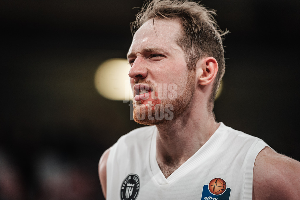Basketball | Männer | Saison 2023/2024 | easyCredit Basketball Bundesliga | Veolia Towers Hamburg vs. Alba Berlin | 17.04.2024 | Aleksander Dziewa (#10, Veolia Towers Hamburg)