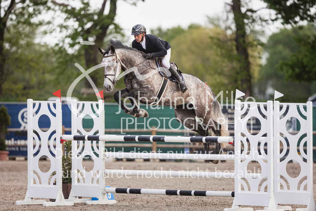 250506_Mühlen_SprPf-M-530 | Deine schönsten Turniermomente als professionelle Fotos! Entdecke hochwertige Pferdesport-Fotografie im Online-Shop. Jetzt Fotos finden & bestellen!