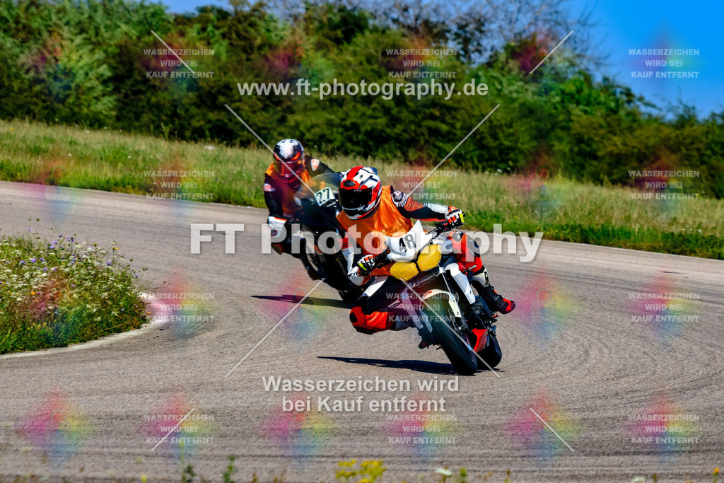 048-3214 | Hier findet Ihr Bilder von Touristenfahrten auf der Nürburgring Nordschleife oder von anderen Veranstaltungen die ich besucht habe. Viel Spass beim Durch Schauen 