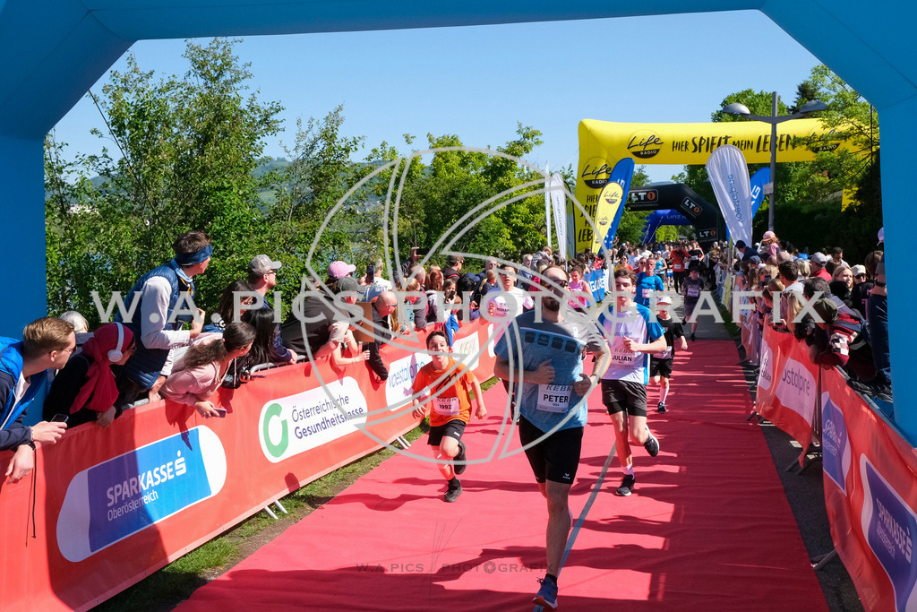 ..... | LINZ,AUSTRIA,27.April 24, Int. 3 Brückenlauf Linz  , Image shows: Photo: WAPICS / Michael ring