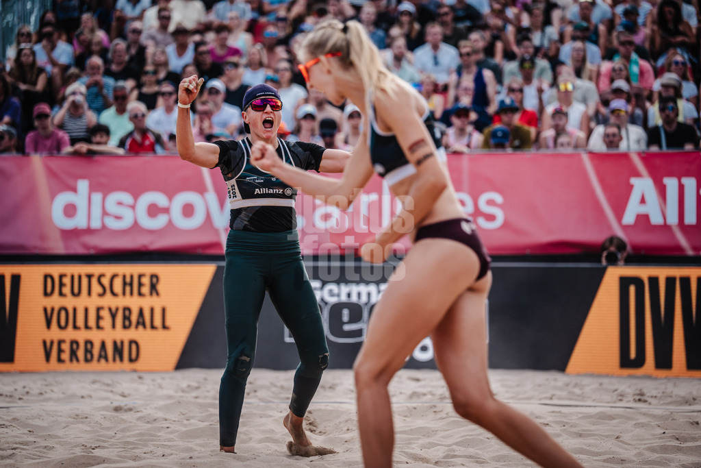 Beachvolleyball | Frauen | Allianz German Beach Tour 2025 | Tourstop Berlin | 17.08.2025 | v.l. Melanie Gernert und Nele Barber jubeln