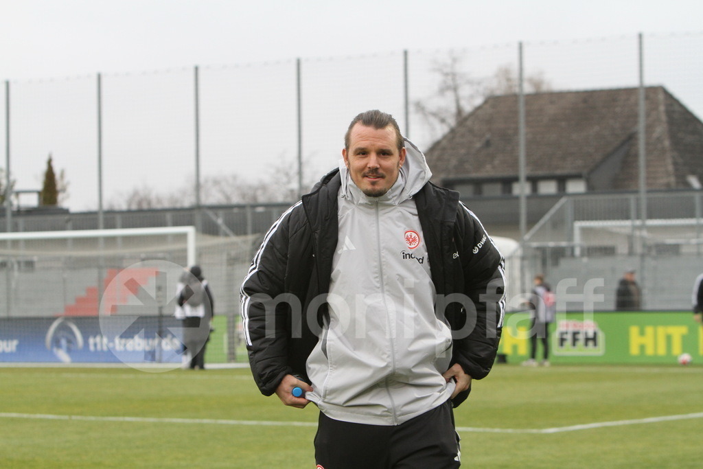 Alex Meier Fußballgott | Eintracht Frankfurt U19 Trainer - Realisiert mit Pictrs.com