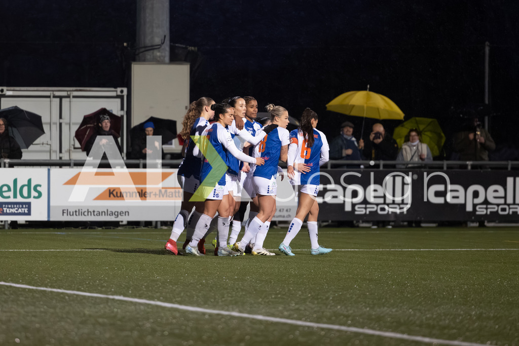 Fußball I Frauen I Saison 2025-2026 I AXA Women's Super League | Women I 14. Spieltag I Grasshoppers Club Zürich - FC Zürich I 14.02.2026 | Hochwertige Sportfotos kaufen & lizenzieren für Medien, Vereine, Agenturen & Sportler:innen. Entdecke professionelle Sportfotografie im Bildshop von Alexander Franzen. - Realisiert mit Pictrs.com