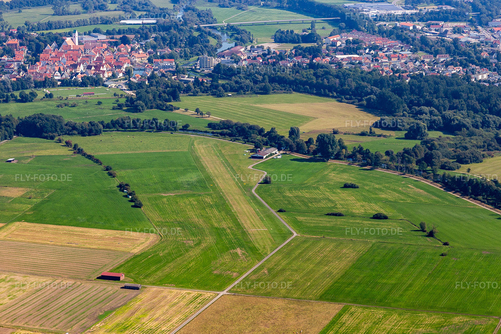 Luftbild: Flugplatz Riedlingen an der Donau in Riedlingen im Bundesland Baden-Württemberg in Deutschland. Foto: IMG_129326.jpg vom 05.09.2021 durch Werner Riehm/FLY-FOTO.de