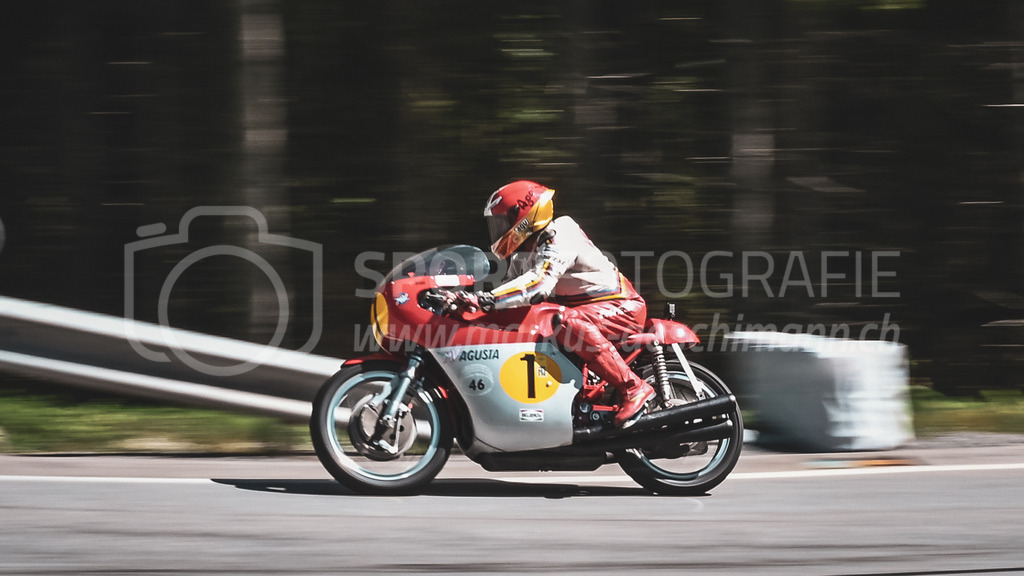 19. Arosa ClassicCar 2023 - 2. September 2023 | 19. Arosa ClassicCar 2023
Arosa, Schweiz
Agostini Giacomo aus Bergamo mit der Startnummer 1 auf einer MV Agusta 500 Dreizylinder, Jahrgang 1967, in der Klasse Motorräder.
@arosaclassiccar, @arosa.official, #arosaclassiccar, #arosa, #76curves, #classiccar
Bild: Sportfotografie Markus Aeschimann | www.markus-aeschimann.ch - Realisiert mit Pictrs.com