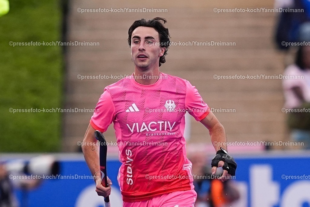 xydrx08082502037 | 08.08.2025, xydrx, Herren EuroHockey Championship 2025, Gruppenphase, Gruppe B, Deutschland - Frankreich, Sparkassenpark Mönchengladbach: Teo Hinrichs (Deutsche Feldhockey Nationalmannschaft #14)